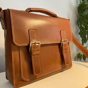 Pasta transversal de couro granulado feita à mão com 3 cores, bolsa tipo carteiro, bolsa de advogado, bolsa personalizada, bolsa de trabalho, presente para ele | 32 cm