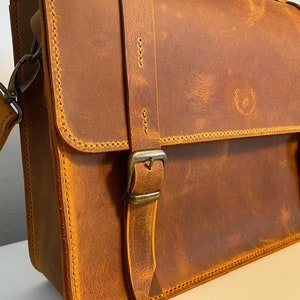 Pasta crossbody de couro de grão feito à mão com 2 cores, bolsa mensageiro, bolsa de advogado, bolsa personalizada, bolsa de trabalho, presente para ele | 35 centímetros
