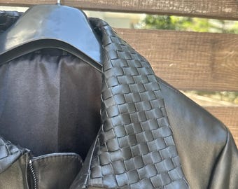 No llamativa, simplemente inolvidable / Chaqueta de cuero Intrecciato hecha a mano – De la talla XS a la 8XL – Cualquier color (negro, marrón, azul, verde)