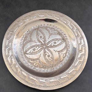 Vintage Silverplated Moroccan Plate – Hand Engraved Offering Dish – Fire Safe Altar Plate for Witchcraft – Bohemian Wall Decor – Ritual Tool