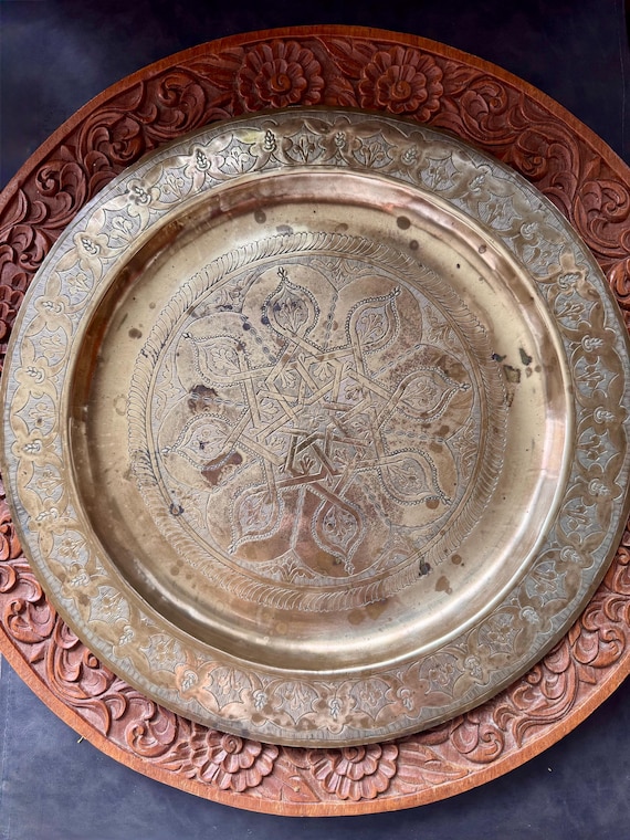 Vintage Large Indian Brass Plate 40 cm | Hand Carved Solid Brass Tray | Boho Home Decor | Witchcraft Altar Plate | Asian Brass Collectible