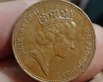 I am selling a Two Pence 1985 coin