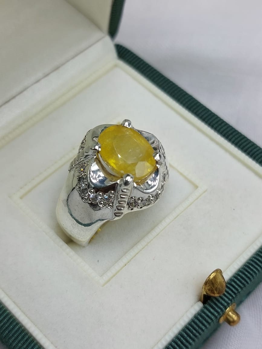 Guru diamond ring best sale design