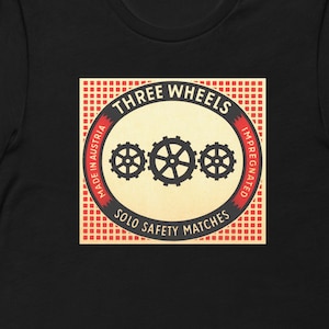 Etichetta matchbox Design- T-shirt unisex a tre ruote. SPEDIZIONE GRATUITA
