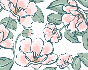 Op de afbeelding: Een naadloos patroon met gestileerde roze bloemen, gele centra en groene bladeren op een witte achtergrond. Het bloemmotief omvat open bloesems, knoppen en bladeren, waardoor een botanisch motief ontstaat.