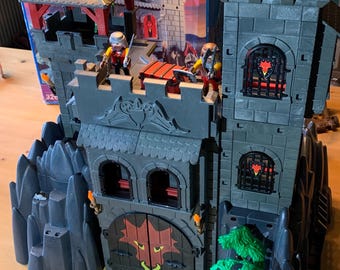 Playmobil Castle 3269 + Big Red Dragon 3327 + Red Knights +