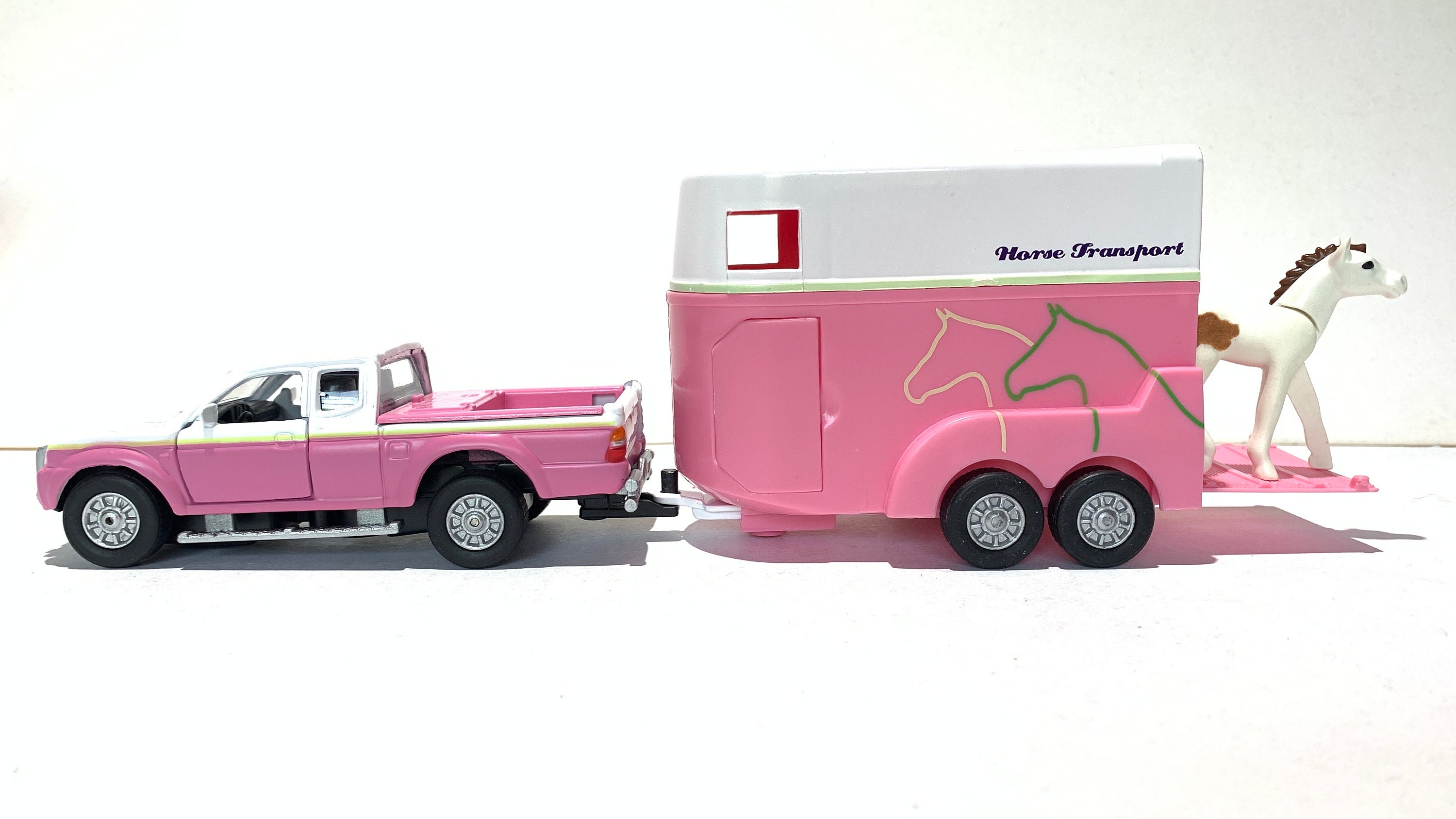 Pink truck and horse trailer toy hotsell