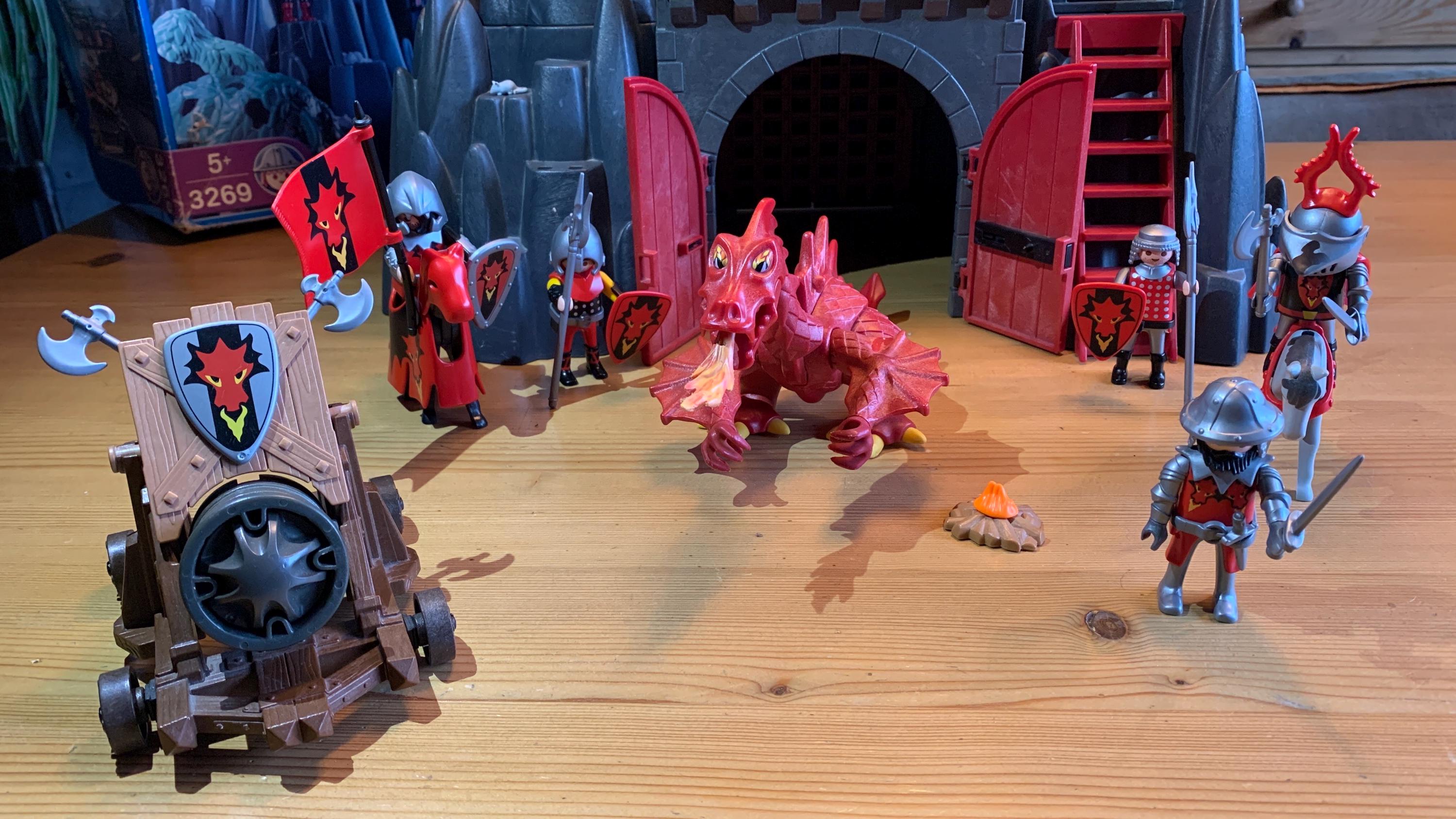 Playmobil ドラゴン軍団の城 3269 Playmobil Castle 3269 + Big Red Dragon 3327 + Red Knights +