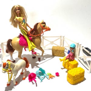 Barbie Family serie - Horse with Pony + Chelsea / Horse Corral / Dolls / Outfit / Toys Mattel / Birthday gift Girls / Gift Horse lovers