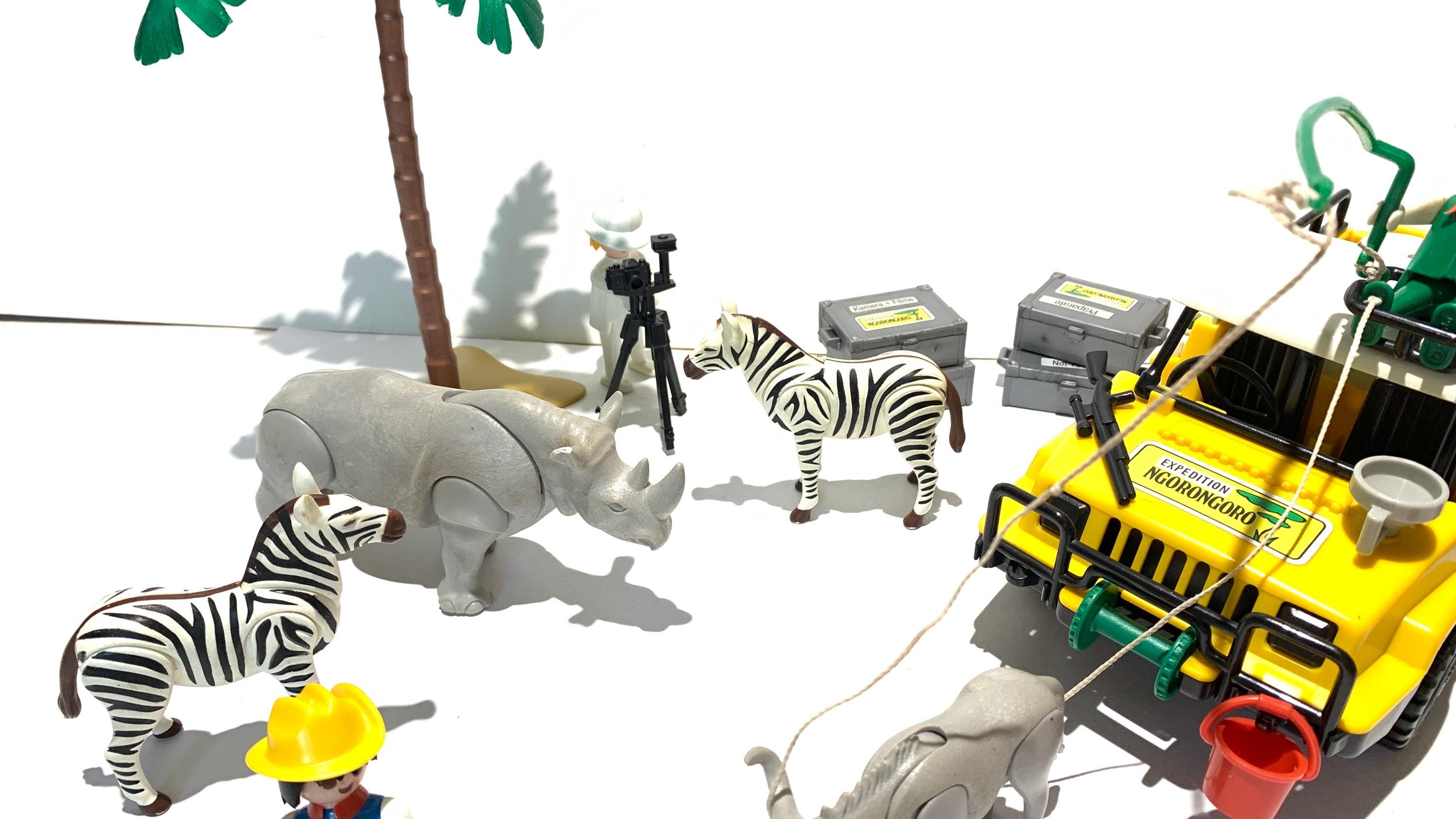Playmobil - 4830 - Jeu de Construction - Famille de Lions avec singes Playmobil - 4830 - Jeu de Construction - Famille de Lions avec singes