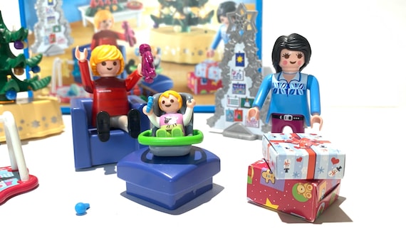 プレイモービル クリスマス おもちゃ 9495 / 光るクリスマスツリーで プレイモービル クリスマス おもちゃ 9495 / 光るクリスマスツリーで