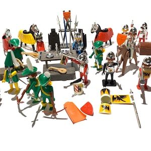 Vintage Playmobil Knights 3405 Chrome / King and Queen / Court Ladies / Set of 18 figures / with Swords and 6 Horses ! / Collectors items !