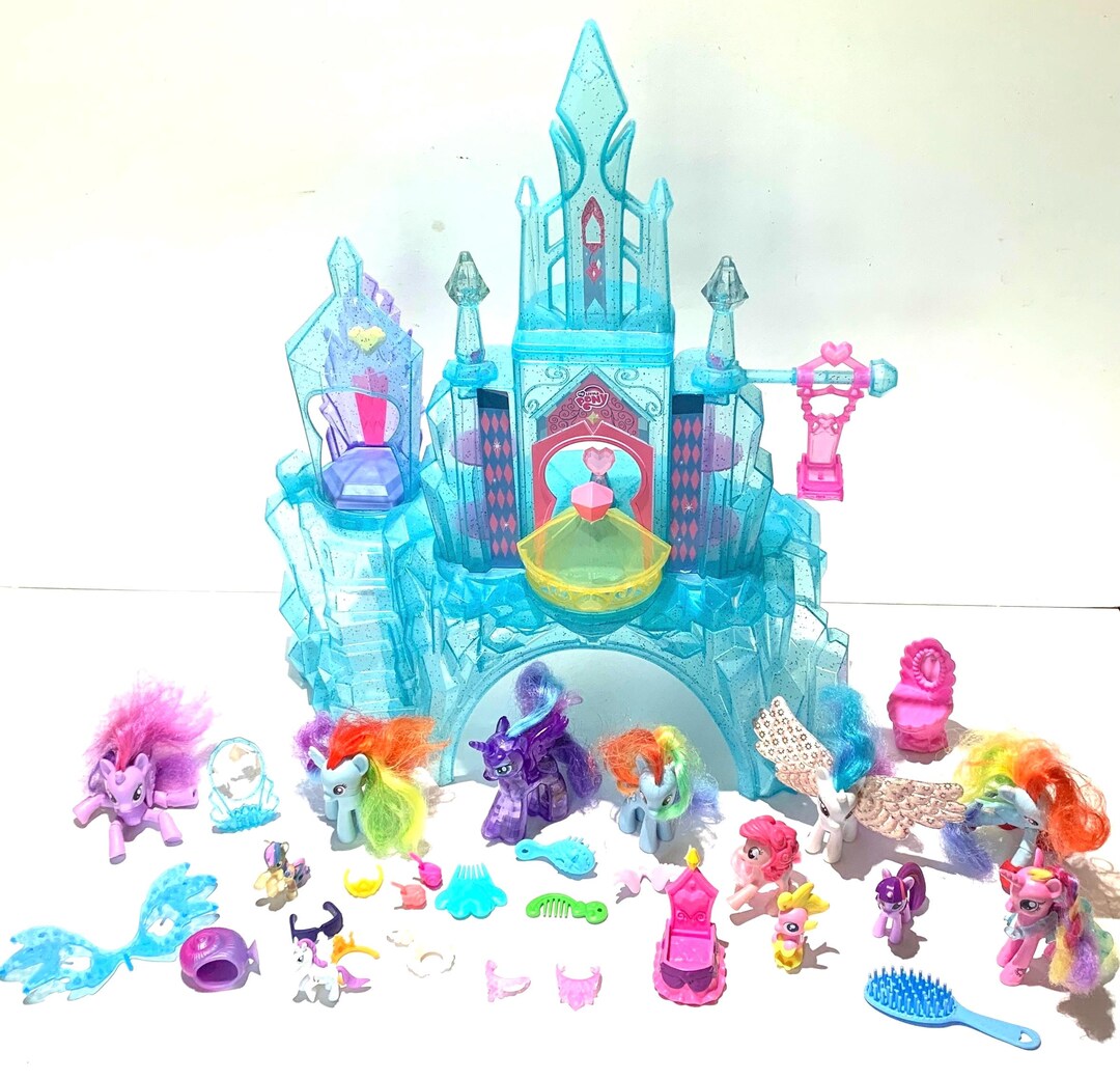 lot-my-little-pony-crystal-empire-castle-with-many-extra-ponies-my