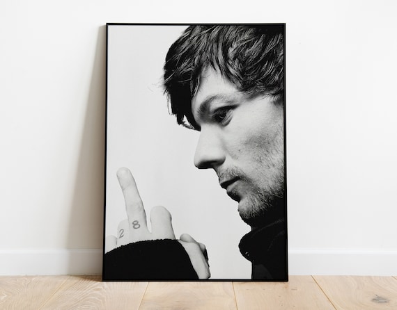 Louis Tomlinson Poster Black and White One Direction -  Norway