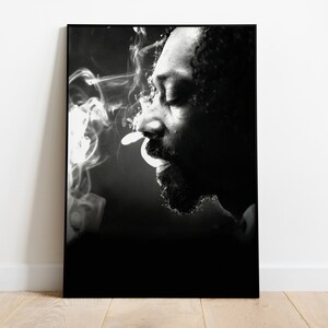 Snoop Dogg Smoking Poster, Black and White, Snoop Dogg Print, American Rapper, Vintage Music Poster, Snoop Dogg Wall Art, Music Studio Decor