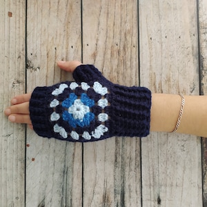 Handmade Crochet Fingerless Gloves, Granny Square Mittens, Boho Winter Hand Warmers, Cozy Retro 70s Gloves, Gift For Her