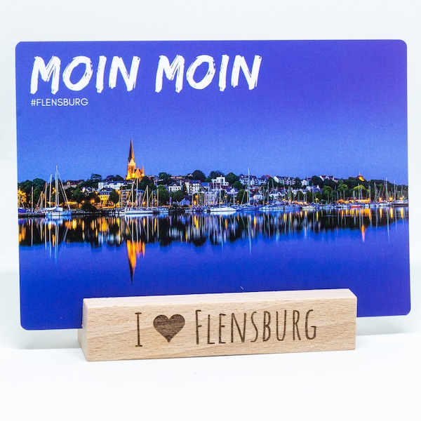 Postkarte Flensburg Ostufer Nachtaufnahme auf Wunsch mit Kartenhalter aus Buchenholz