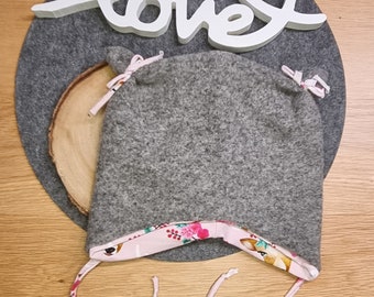 Walk Ohrenmütze KU 48-50cm  Öhrchenmütze Bindemütze Mütze Kinder Baby grau rosa pink Hirsch Reh Tracht Blumen