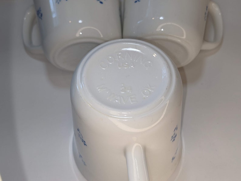 Vintage Corning Ware Milk Glass Provincial Blue Flowers Coffee tea Mug Set of 3 image 3