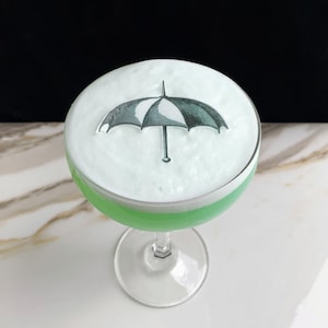 Edible Umbrella Cocktail Toppers: Dessert Cupcake Art