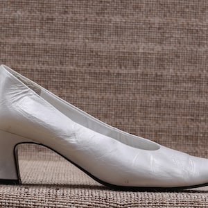 Vintage Wedding Pumps White 80s Ivory White Heels Formal Pumps Bride Pumps Mod Heels Leather Shoes European Quality US 6 UK 3.5 EU 36