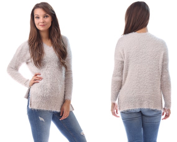 Fuzzy Ivory Sweater V Neck Sweater 80s Slouchy Kn… - image 2