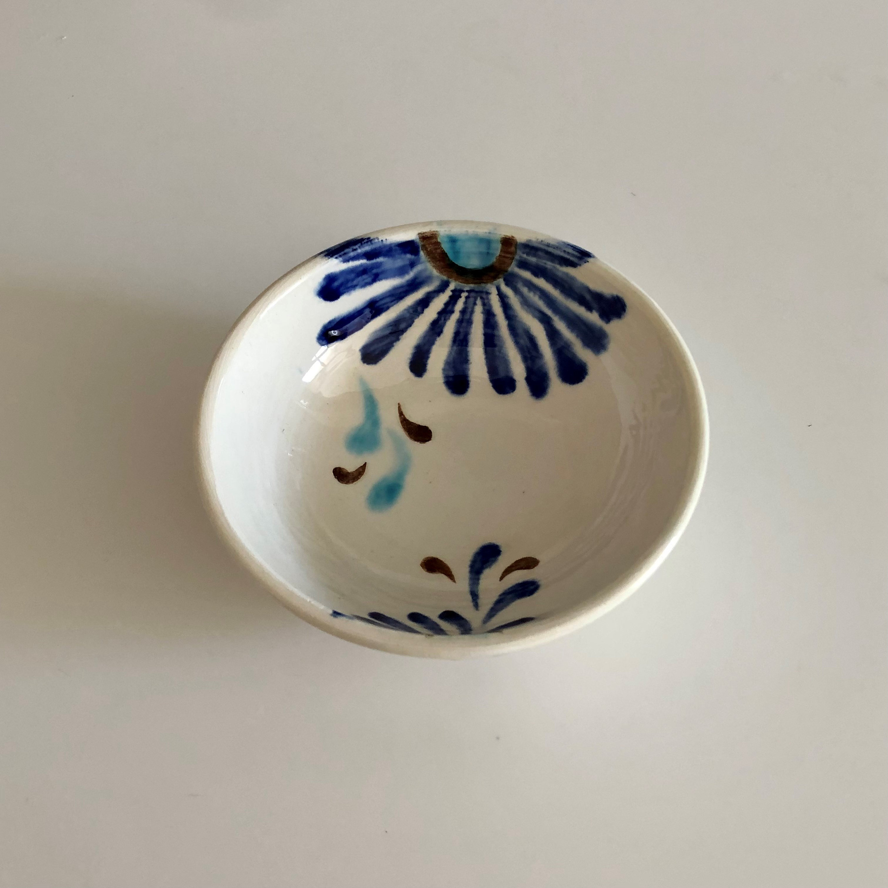 手描き陶器ボウルセット：青い花柄陶器、小さな装飾ボウル - Etsy 日本