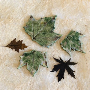3er Set Keramikblatt Wandkunst, Herbstlaub Dekor, Blatt Wanddekoration, botanische Keramik, Ahornblatt, Natur inspirierte Kunst, neues Zuhause Geschenk