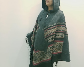 Poncho con cappuccio in lana di yak dell'Himalaya, morbido e caldo pile nel cappuccio, poncho unisex, poncho azteco nativo americano, fatto a mano in Nepal, regalo di San Valentino
