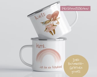 Schulkind Geschenk zur Einschulung 2023, Emaille Tasse mit Namen zum Schulstart, Emaille Kindertasse mit Regenbogen und Hasen Motiv