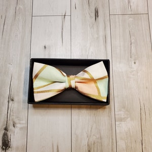 Gold Geometric Bow Tie