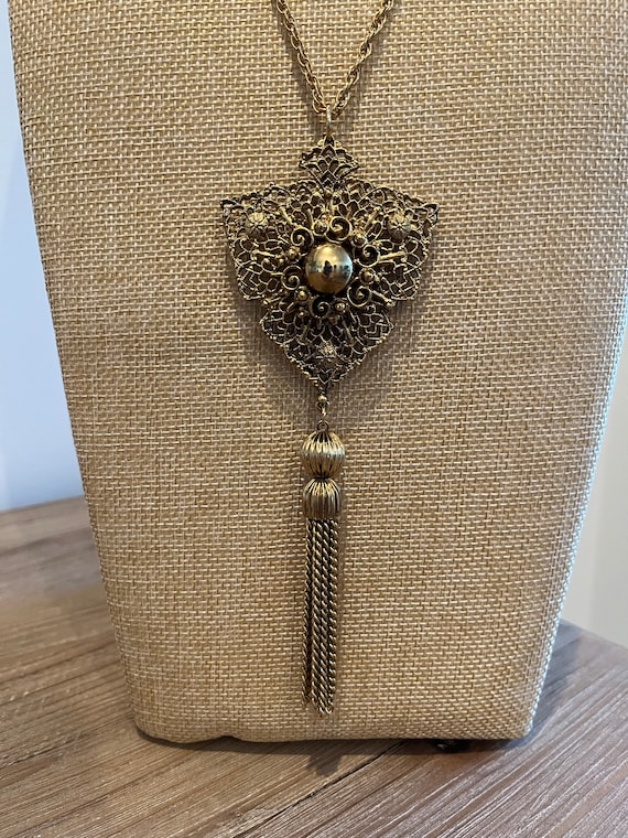 Vintage Gold Toned Filigree Lariat Necklace