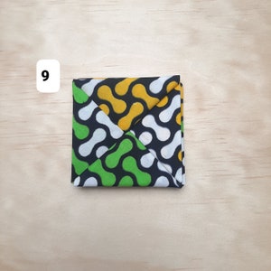 Ce carré de tissu est un porte-monnaie bien pratique pour ranger pièces et billets, porte-monnaie origami C'est le Printemps 9