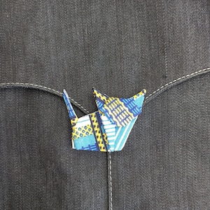 Cette broche Chat en tissu est le bijou unique et original pour illuminer vos tenues avec style C'est le Printemps image 2
