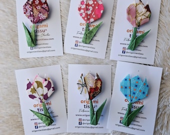 This fabric "Tulip" brooch is the unique and original jewel to brighten up your outfits with style - It's Spring