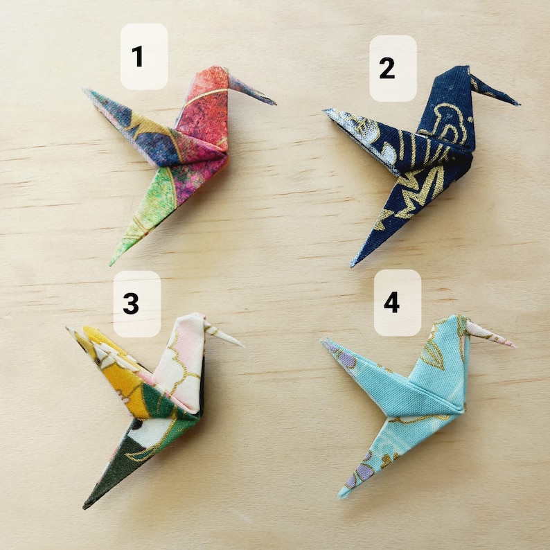 Cette broche Colibri en tissu est le bijou unique et original pour illuminer vos tenues avec style C'est le Printemps image 2