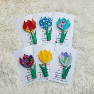 Questa spilla in tessuto "Tulipano" è il gioiello unico e originale per illuminare i tuoi outfit con stile - È Primavera