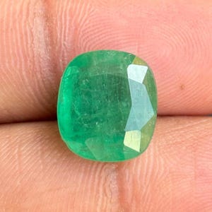 Hochwertiger Smaragd, natürlicher Smaragd, sambischer Smaragd, Smaragdkissenschliff, Schmuckherstellung, kalibrierter loser Edelstein, 13 x 11,5 x 6 MM, 6,80 Karat