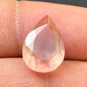 Rosenquarz, natürlicher Rosenquarz, Rosenquarz facettiert, Birnenform, Schmuckherstellung, kalibrierter Stein, Quarz, loser Edelstein, 16x11x7 mm, 6,50 Karat