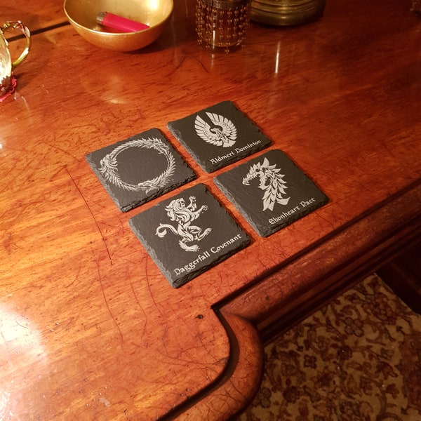 Ensemble de bannières de faction et logo ESO de The Elder Scrolls Online - Ardoises 10 x 10 cm gravées au laser