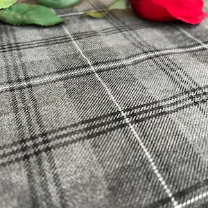 Grau-karierter Tartan, Schottenkaro, Tartan, Karomuster, grau-schwarze Polyviscose, Kleidung, Anzug, Weste, Cardigan, Kissen, Polster