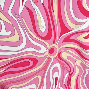 Tela de crepé sedoso retro rosa y amarillo, estampado psicodélico de remolinos de los años 70, crepé de poliéster fluido de 150 cm de ancho para vestidos, ropa de estilo boho chic. imagen 1