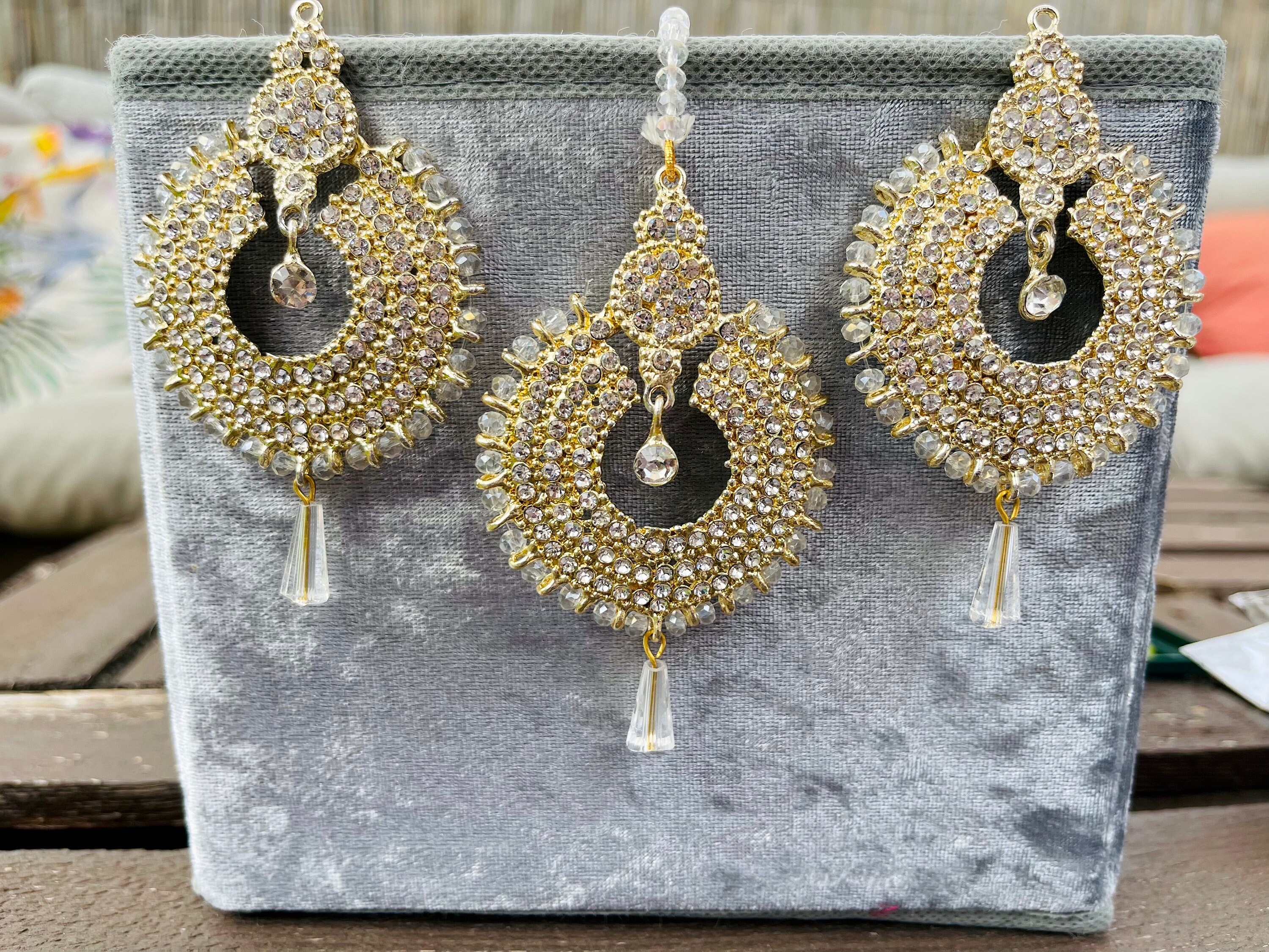 Bindi and earring best sale set