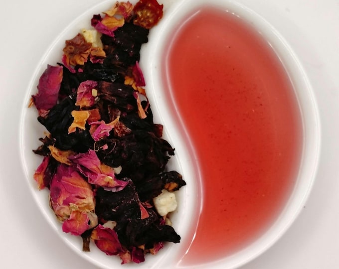 ENCHANTED ROSE: a floral, lightly fruity blend inspired by beauty and the beast