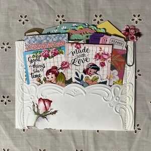 Pochette chargée printanière
