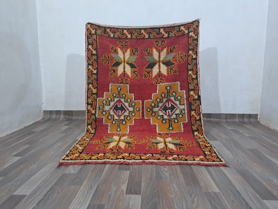 Moroccan Rug: Vibrant Boho Wool Carpet (Living Room or Bedroom)