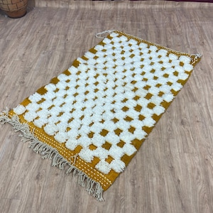 Yellow White Moroccan Rug - Soft Wool, Hand-Knotted Shaggy Carpet