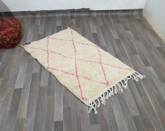 Costum Moroccan Azila Rug -Large Moroccan Woolen Carpet - New Azilal Rug - New Beni Ouarain Rug –White And Pink Fine Berber Rug