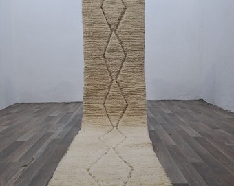 Costum Geometric Beni ourain Rug Runner -Engraved Rug Runner -berber Colorful Runner Rug -Moroccan White rug -Unique rug runner Carpet