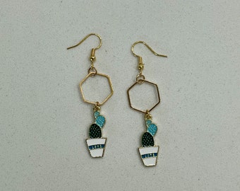 Pendientes con colgante de cactus. Pendientes colgantes y colgantes de oro. Regalo para ella